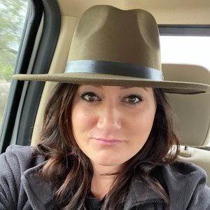 Meet your Posher, Amber